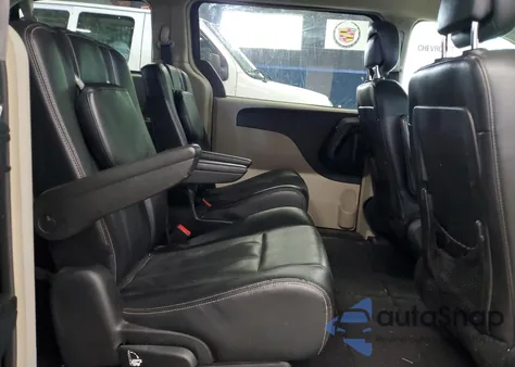 2015 Chrysler Town & Country Touring из США, поврежденный, VIN 2C4RC1BG6FR645426